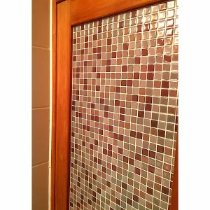 Infactory Fliesensticker:Selbstklebende 3D-Mosaik-Fliesenaufkleber “Bronze”, 26×26 Cm, 15er-Set 18